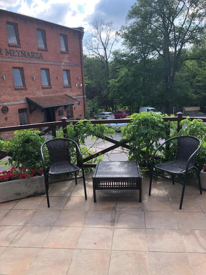 Dom Mlynarza Hotel Zukczyn ภายนอก รูปภาพ