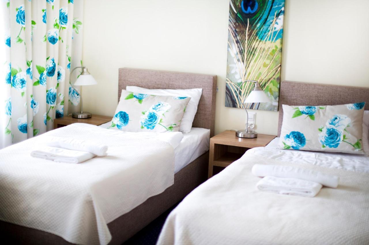 Dom Mlynarza Hotel Zukczyn ภายนอก รูปภาพ