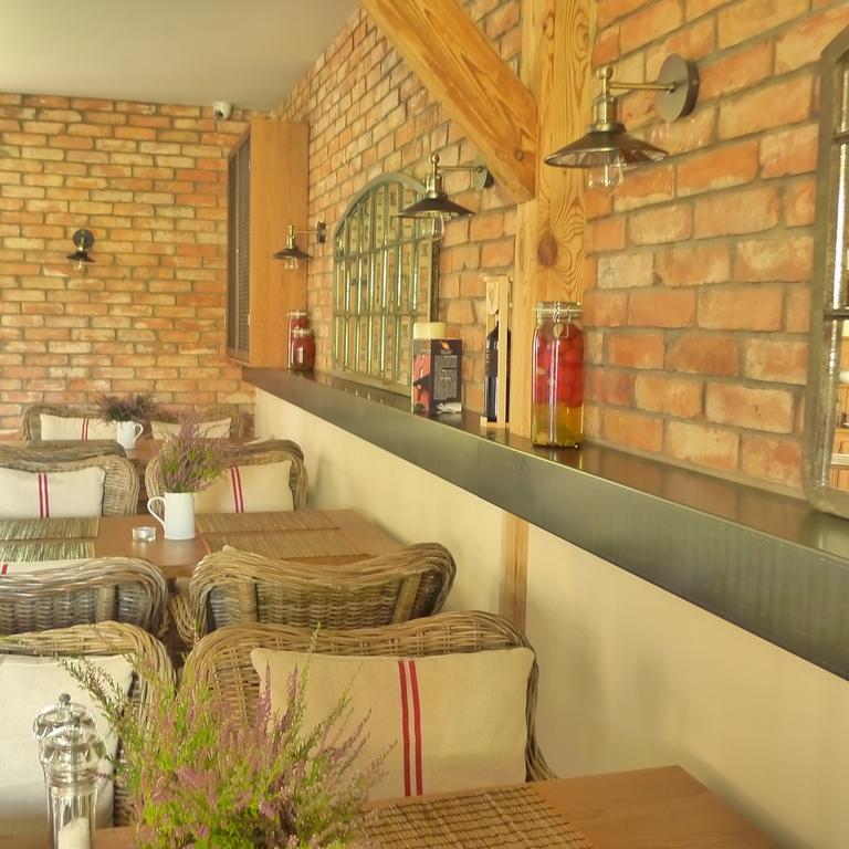 Dom Mlynarza Hotel Zukczyn ภายนอก รูปภาพ