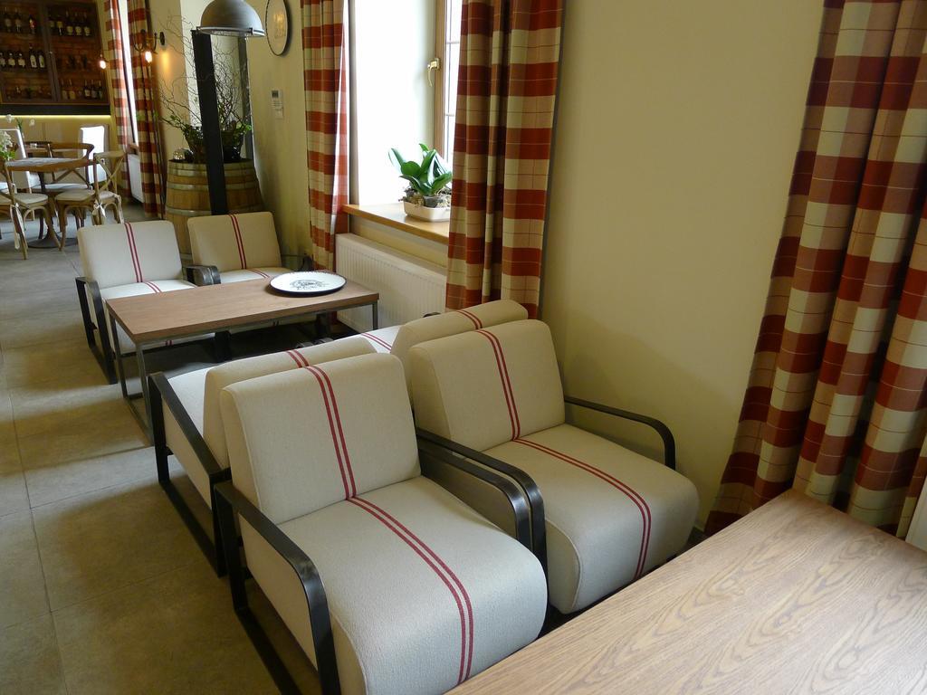 Dom Mlynarza Hotel Zukczyn ภายนอก รูปภาพ