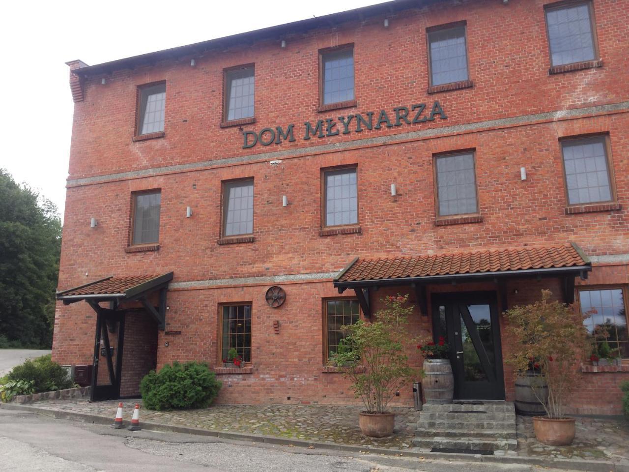 Dom Mlynarza Hotel Zukczyn ภายนอก รูปภาพ